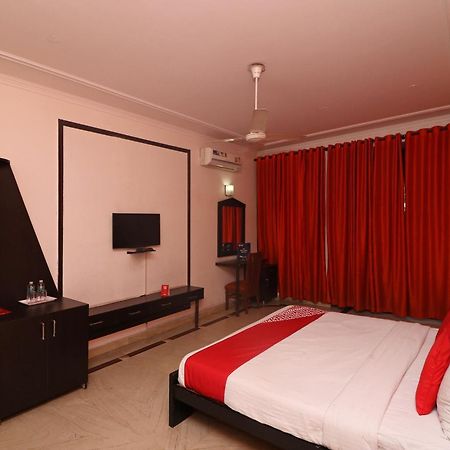 Hotel O Rk Residency Sohana Bagian luar foto