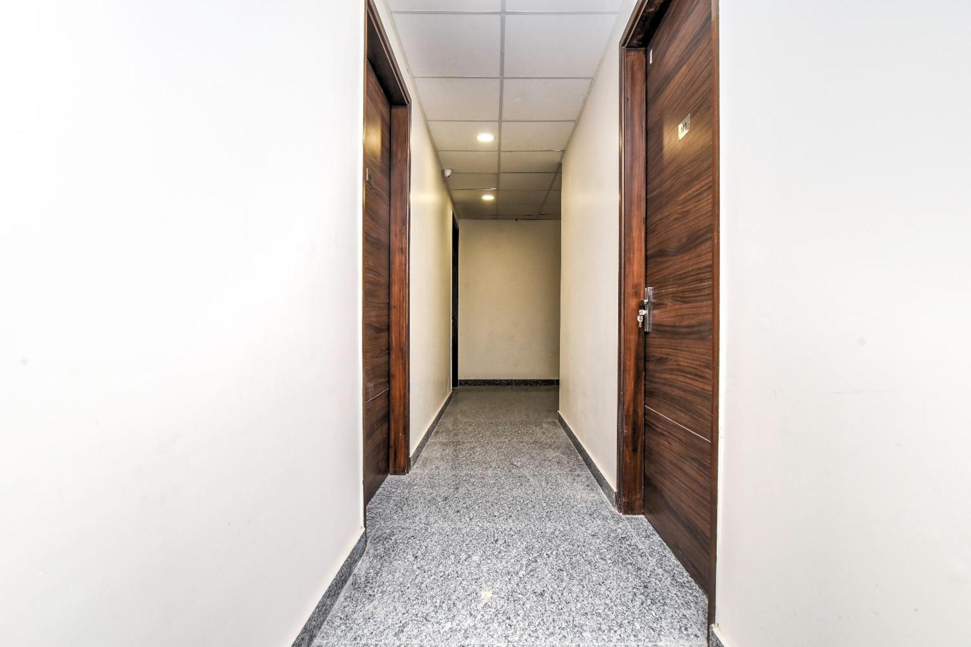 Hotel O Rk Residency Sohana Bagian luar foto